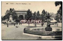 CPA Vichy Place de la Republique