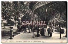 CPA Vichy Les Galeries Couvertes et la rue Cunin Gridaine