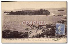 CPA Saint Raphael (Var) Le Lion de Terre et le Lion de Mer vus de la Route de Nice