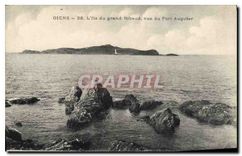 CPA Giens L'Ile du grand Ribaud vue du Port auguier 