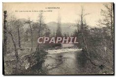 CPA L'Auvergne les bords de la Cere a Vic sur Cere 