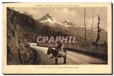 CPA Cantal les plus Jolis Sites de l'Auvergne le Puy Griou et le Haute Vallee de la Cere Ane Mule