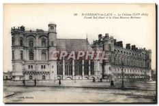 CPA Saint Germain en Laye Le Chateau Facade Sud Ouest et la Place Maurice Berteaux 