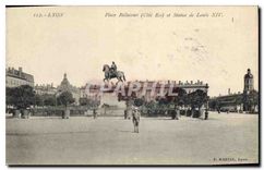 CPA Lyon place Bellecour Cote Est et statue de Louis XIV 