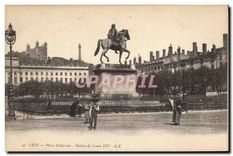 CPA Lyon place Bellecour statue de Louis XIV 