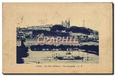 CPA Lyon la place Bellecour vue d'ensemble 