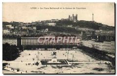 CPA Lyon la place Bellecour et le Coteau de Fourviere 