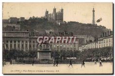 CPA Lyon place Bellecour et coteau de Fourviere 