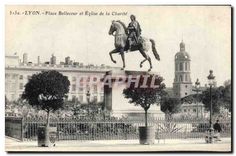 CPA Lyon place Bellecour et eglise de la Charite 