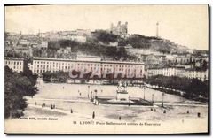 CPA Lyon place Bellecour et Coteau de Fourviere 