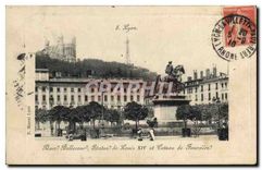 CPA Lyon place Bellecour statue de Louis XIV et Coteau de Fourviere 
