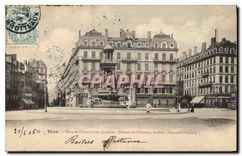 CPA Lyon place et Fontaine des Jacobins statue de Delorme Audran Constant Flandrin 