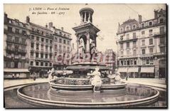 CPA Lyon place et fontaine des Jacobins 