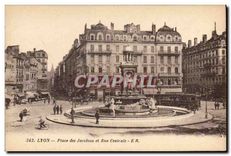 CPA Lyon Place des Jacobins et rue centrale 