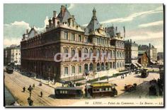 CPA Lyon Palais du Commerce La Bourse Tramways