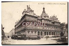 CPA Lyon La Bourse et Rue de la Republique Tramways
