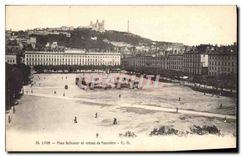 CPA Lyon Place Bellecour et coteau de Fourviere 