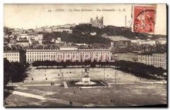 CPA Lyon Place Bellecour Vue d'ensemble 