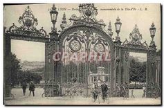 CPA Lyon Porte monument de la Tete d'Or Velo Cycle