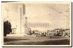 CPA Lyon Le Monumentaux Morts du Service de Sante et l'entree de l'Hopital Edouard Herriot 