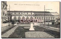 CPA Lyon La gare des Brotteaux et les jardins 