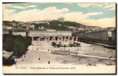 CPA Lyon Place Bellecour et Coteau de Fourviere 