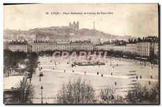 CPA Lyon Place Bellecour et Coteau de Fourviere 