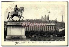 CPA Lyon Place Bellecour Statue de Louis XIV 