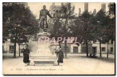 CPA Lyon Le Monument du Sergent Blandan 