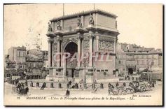 CPA Marseille L'Arc de Triomphe eleve aux gloires de la Republique 