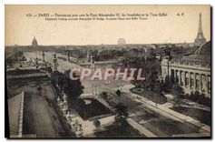 CPA Paris Panorama pris vers le Pont Alexandre III les Invalides et la Tour Eiffel 