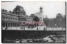 CPA Paris Le Louvre Monument de Gambetta 