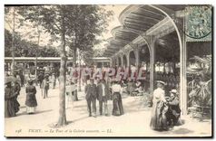 CPA Vichy Le Parc et la Galerie couverte 