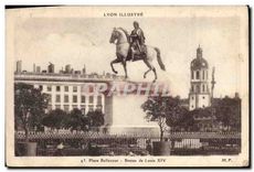 CPA Lyon Illustre Place Bellecour Statue de Louis XIV 
