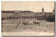 CPA Lyon Place Bellecour et Eglise de la Charite 