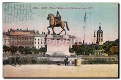 CPA Lyon Place Bellecour Louis XIV et Fourvieres 