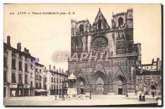 CPA Lyon Place et Cathedrale St Jean 