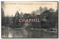 CPA Paris Parc des Buttes Chaumont Le Pont suspendu sur le Lac 