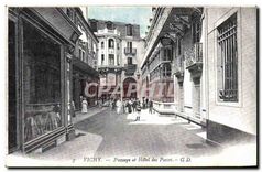 CPA Vichy Passage et Hotel des Postes 