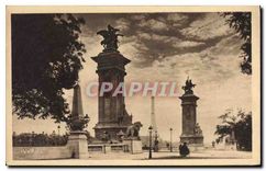 CPA Paris Motifs d'architecture decorant l'Entree du Pont Alexandre III Tour Eiffel