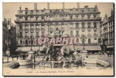CPA Lyon La Fontaine Bartholdi Place des Terreaux