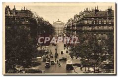 CPA Paris en flanat Avenue de l'Opera