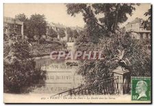 CPA Vichy Un coin du Parc Le Bassin vers les Serres