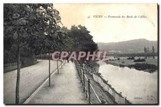 CPA Vichy Promenade des Bords de l'Allier