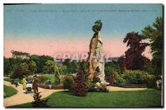 CPA Vichy Parc des Bouhins Monument de l'Aviateur Gilbert