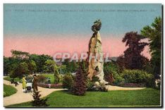 CPA Vichy Parc des Bourins Monument de l'Aviateur Gilbert