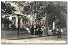 CPA Vichy Entree de la Source des Celestins