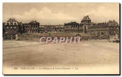 CPA Versailles Le Chateau et la Grille d'Honneur 