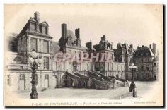 CPA Palais de Fontainebleau Facade sur la Cour des Adieux 