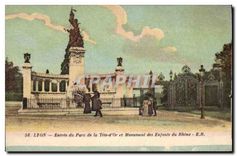 CPA Lyon Entree du Parc de la Tete d'Or et Monument des Enfants du Rhone 